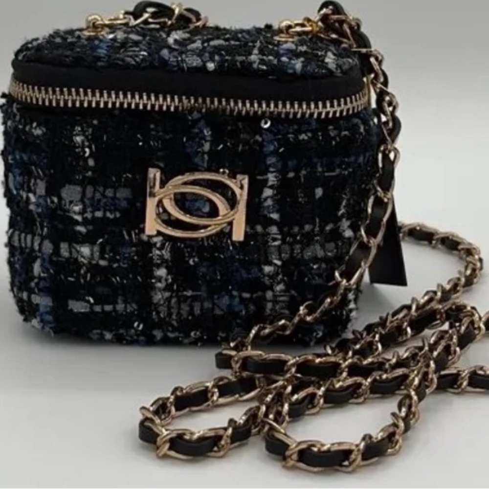 NWT BEBE Kamala Mini Tweed Crossbody Bag Black Gold Chain Strap